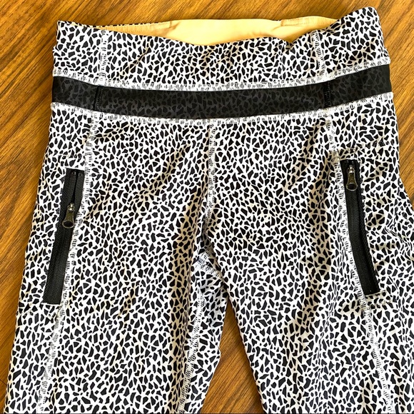 Lululemon Inspire Tight ll - Picture 6 of 6